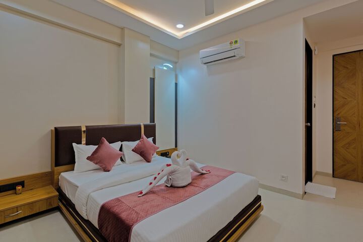 Room 9 of 25