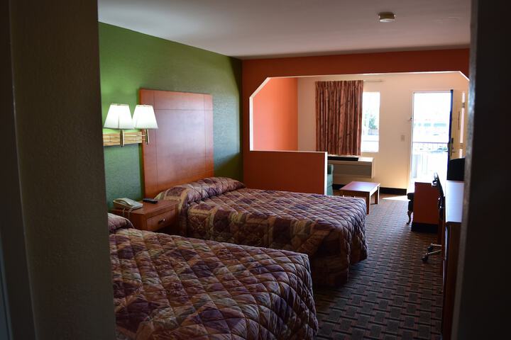 2 Double Beds (5 of 5)