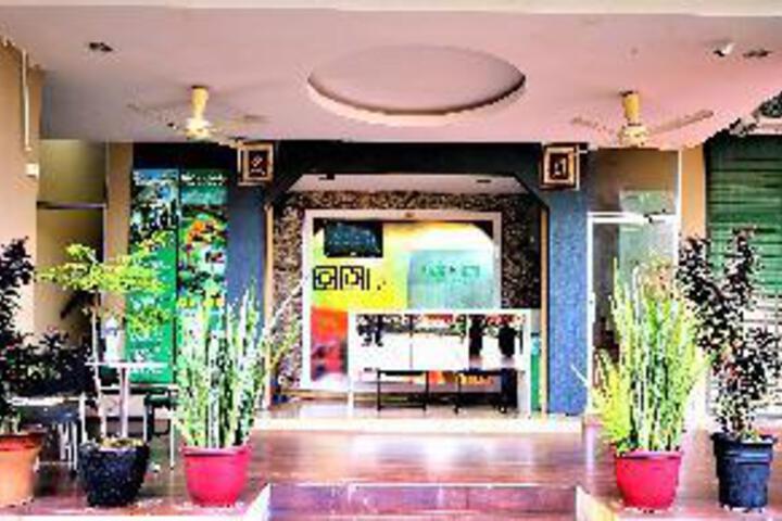 Zahaar Hotel