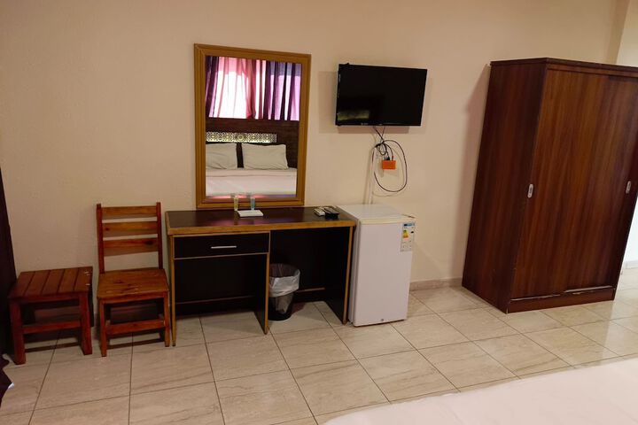 Room 12 of 64