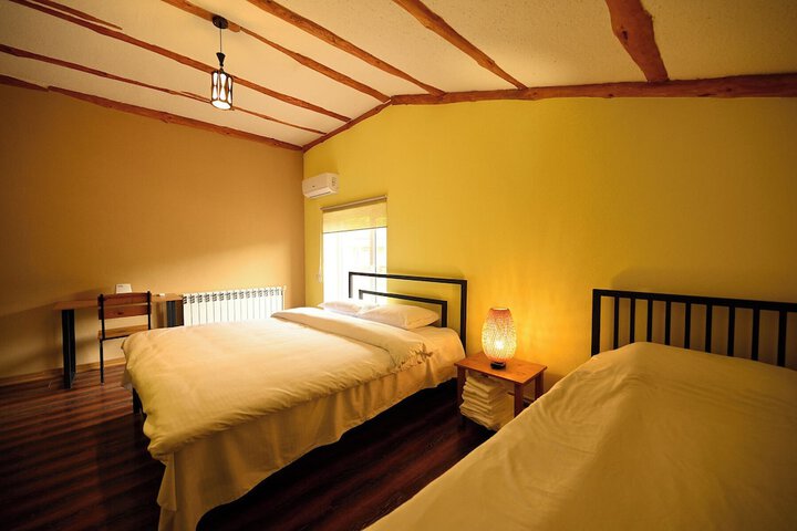 Room 5 of 28