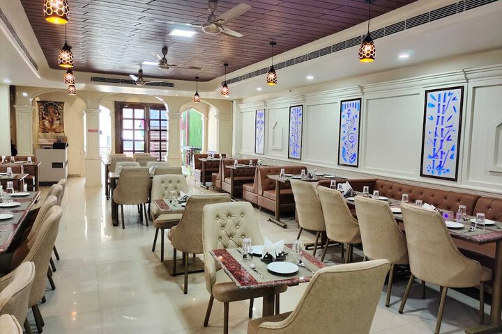 Dining 14 of 15