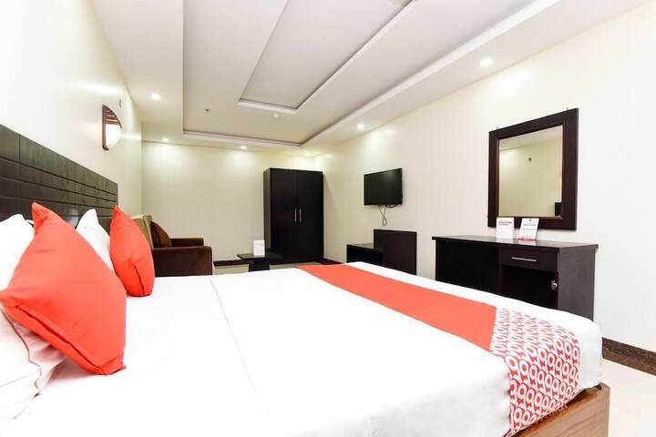 Room 13 of 25