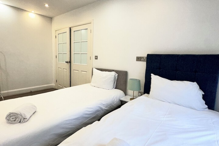 Room 41 of 49