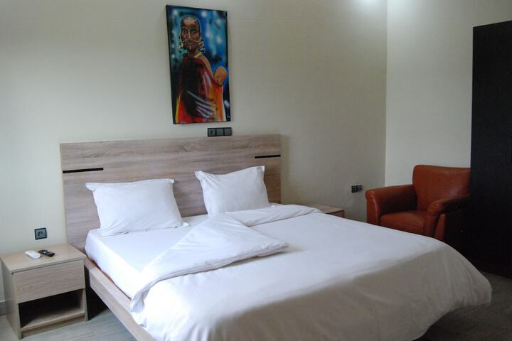 Room 32 of 90