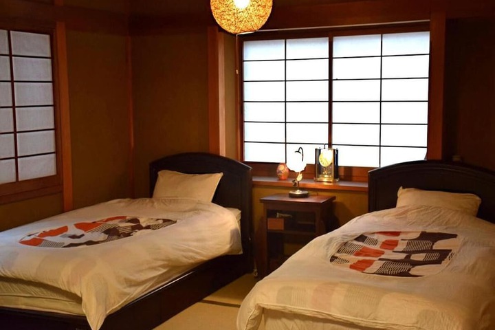Room 4 of 23