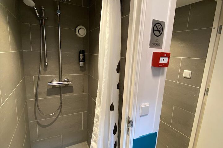 Room 104 of 125