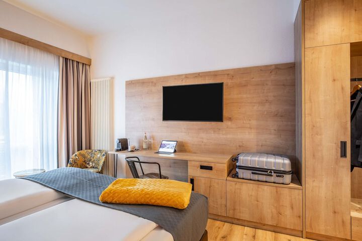 Room 3 of 49