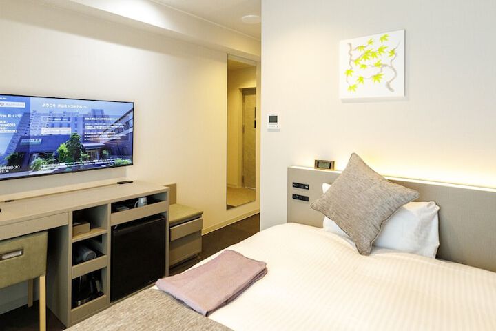 Room 15 of 48