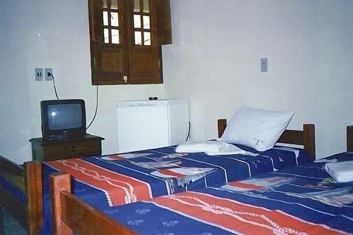 Room 7 of 32