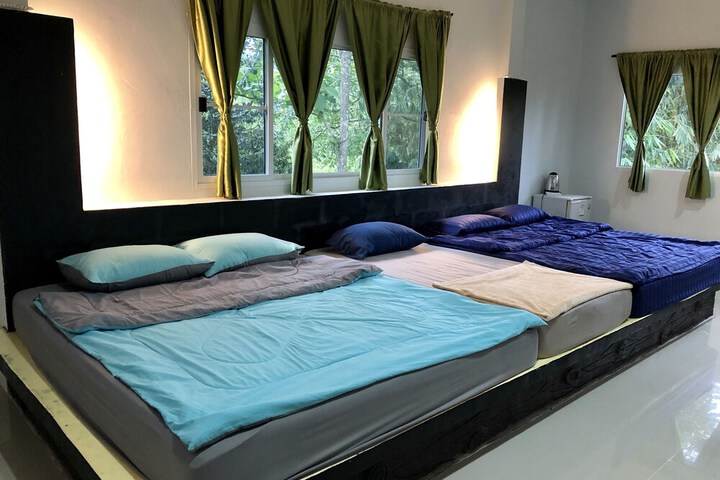 Room 13 of 47