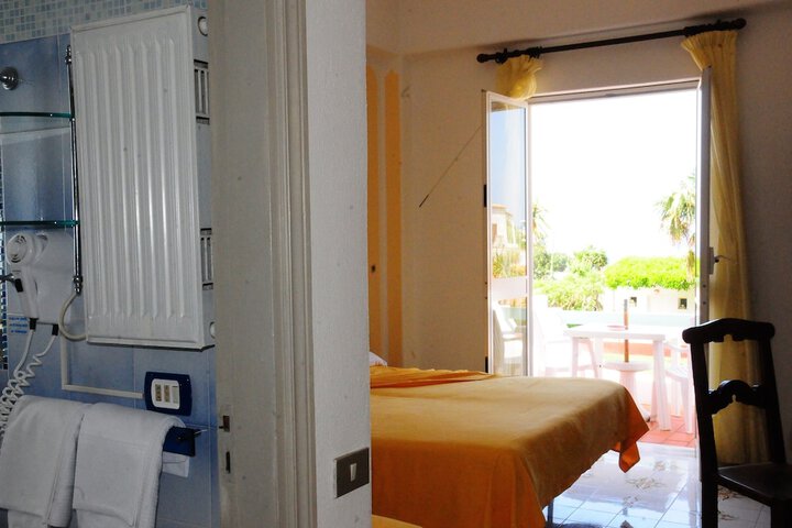 Room 6 of 55