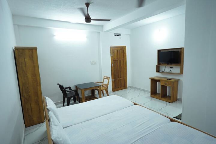 Room 5 of 28