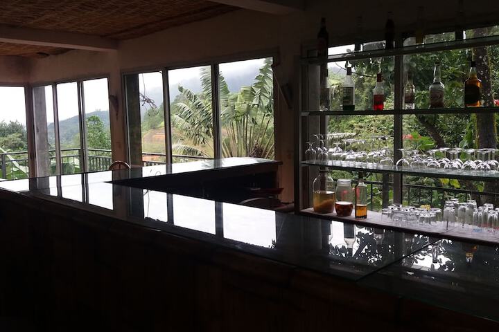 Lounge 18 of 26