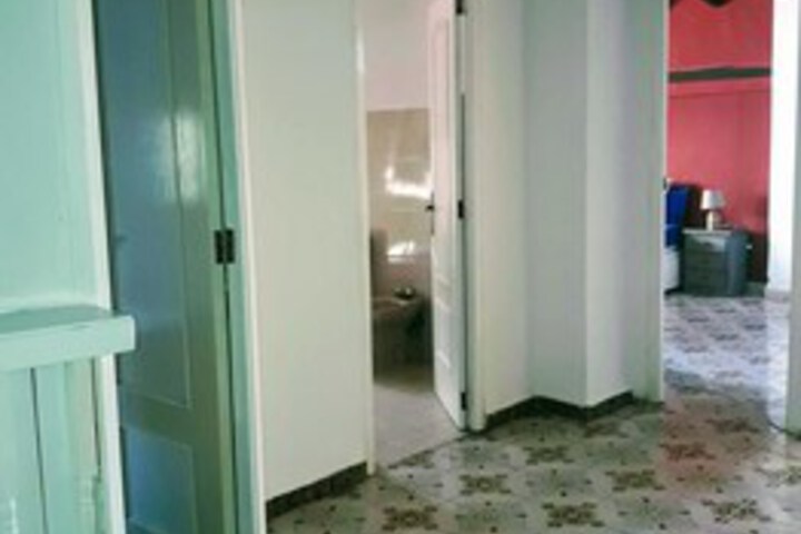 Room 16 of 34