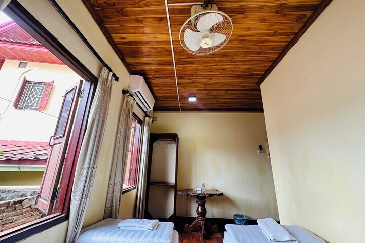Room 17 of 60