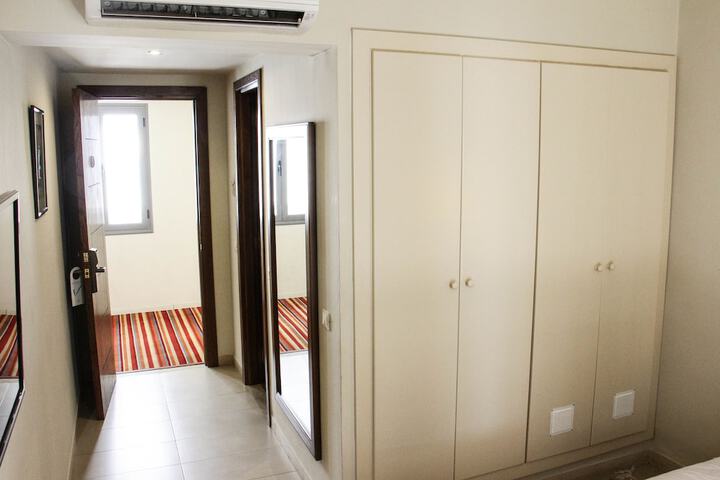 Room 13 of 29