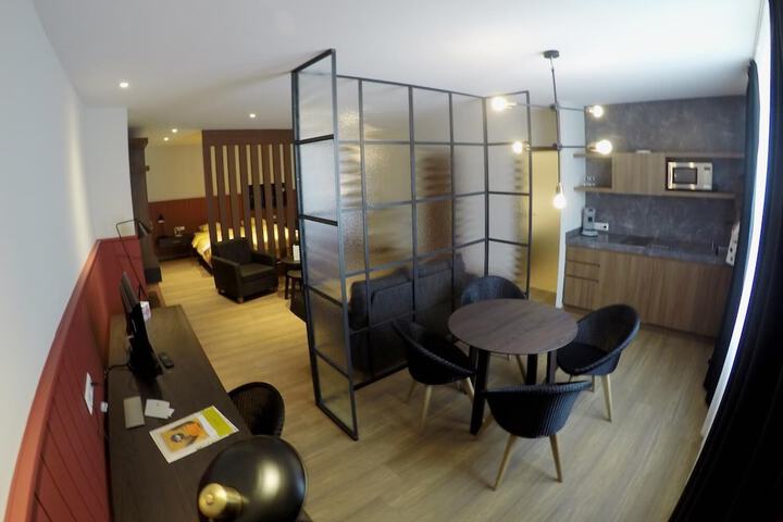 Room 17 of 47