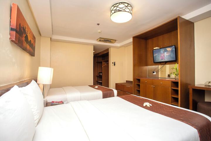 Room 82 of 178