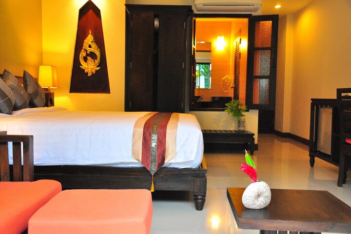 Room 10 of 65