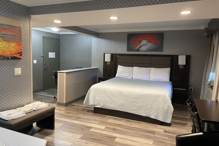 Standard | King Bed (12 of 14)