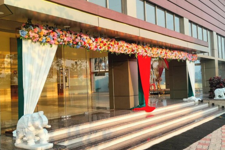 Ballroom/Hall 34 of 58