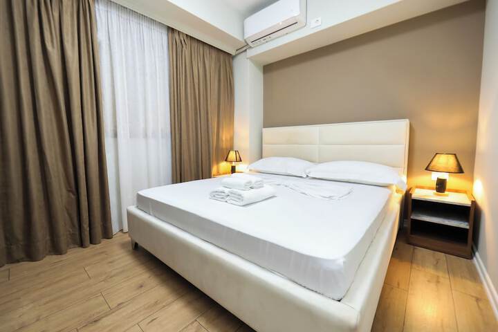 Room 5 of 73