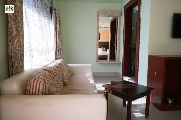 Room 25 of 94