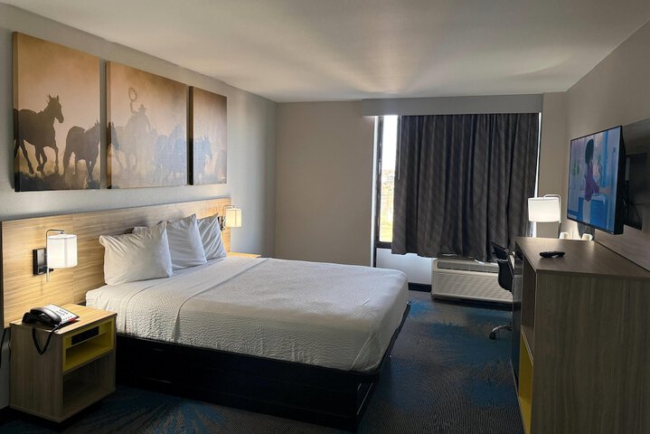 Room 12 of 26