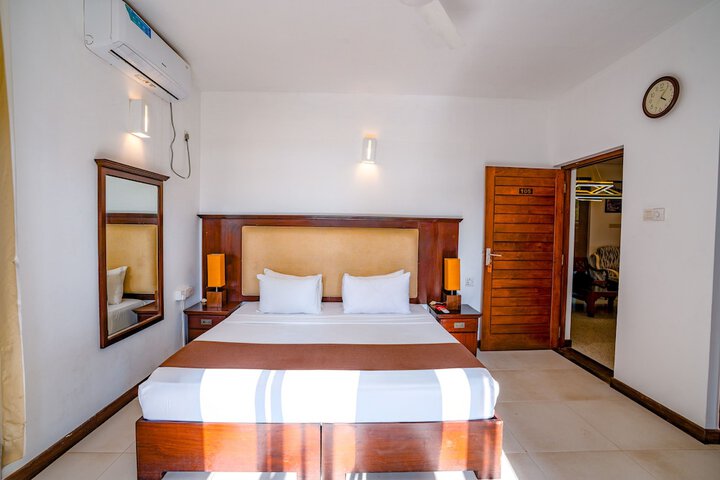 Room 36 of 175