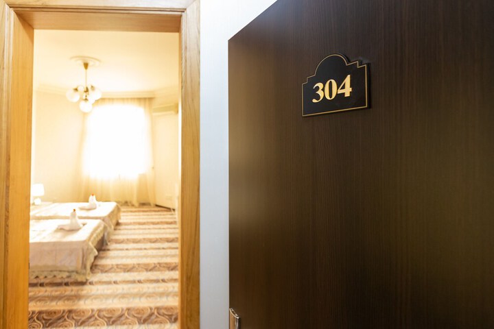 Room 12 of 63