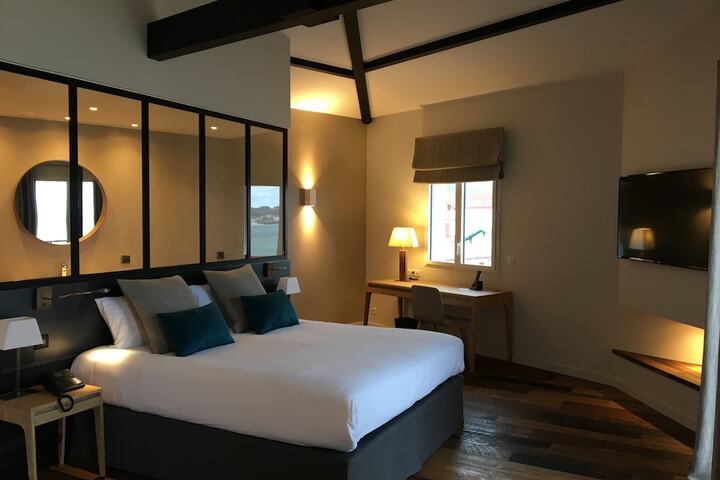 Room 3 of 50