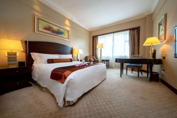 Room 37 of 163