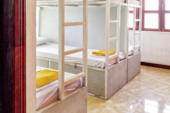 Room 28 of 68