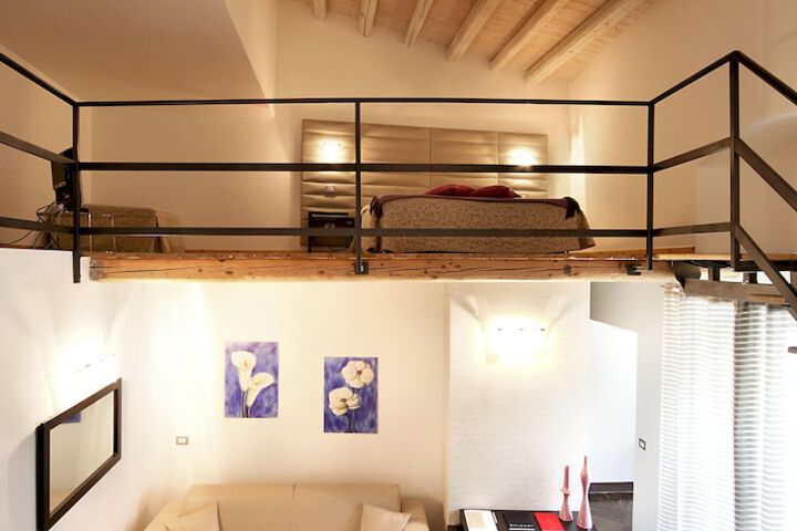 Room 10 of 96