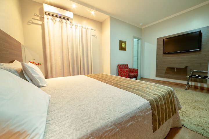 Room 10 of 48