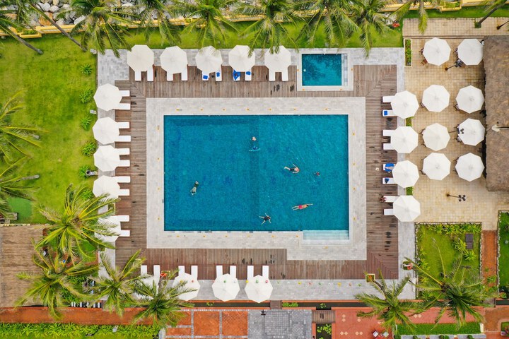 Pool 87 of 176