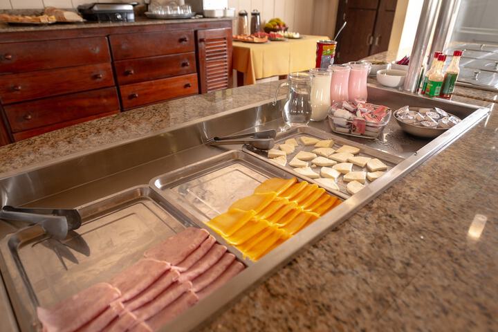 Breakfast/Coffee Service 125 of 166