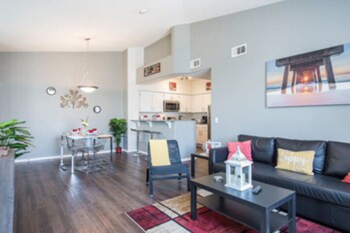 Quiet Home in Sunny Silverado 15 Minutes to Strip! in Las Vegas, CA
