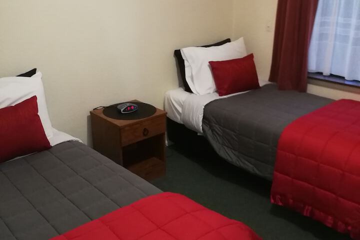 Room 21 of 100