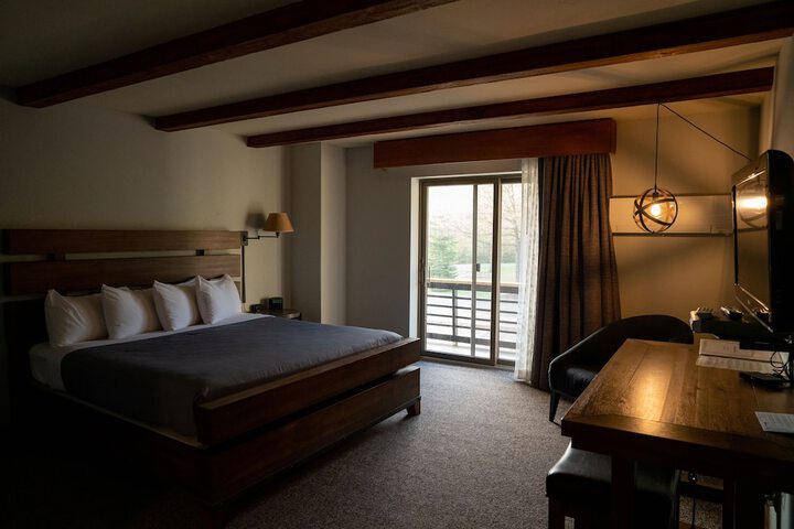 Standard | King Bed (8 of 12)