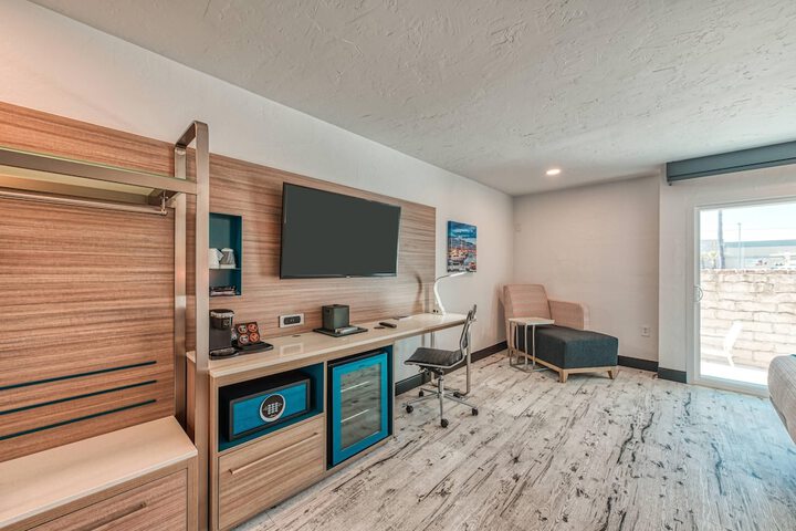 Room 34 of 55