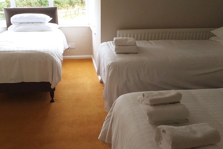 Room 2 of 38