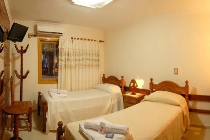 Room 2 of 10