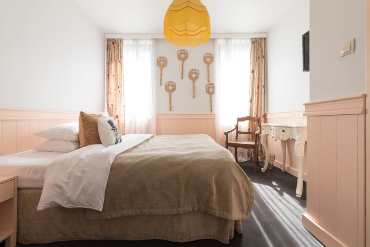 Room 15 of 54