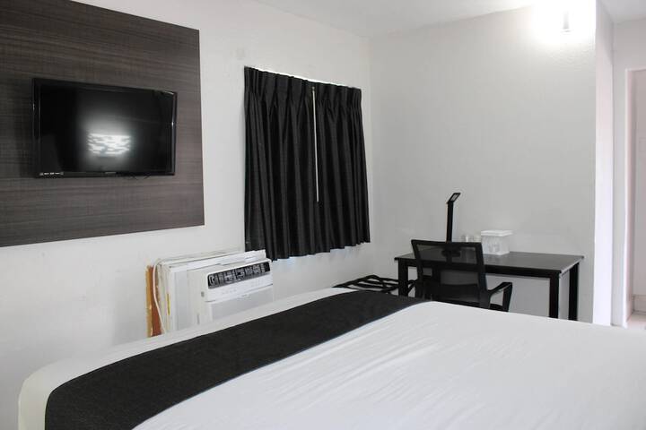 Room 26 of 65
