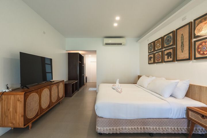 Room 34 of 251
