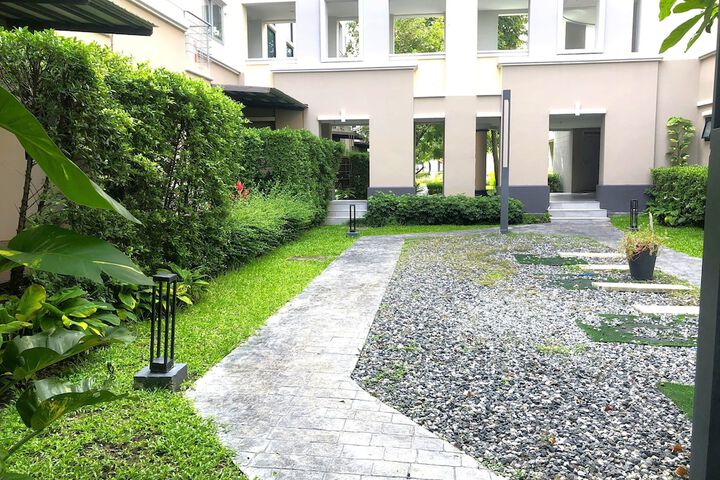 Hotel Exterior 149 of 150