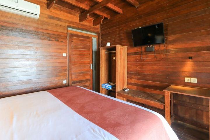 Room 3 of 51