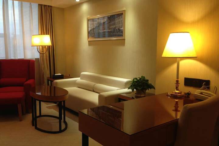 Room 26 of 42